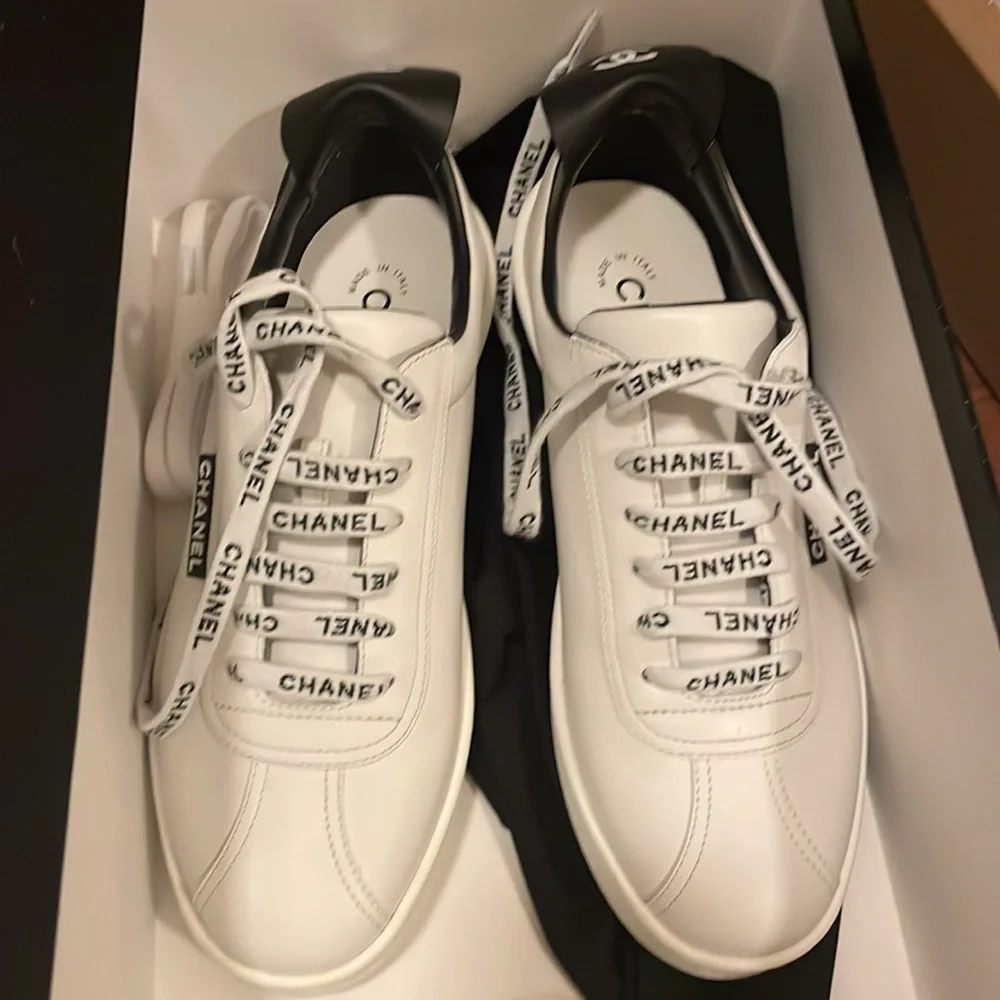 COPY - CHANEL White Leather Lace Up Weekend Sneakers size: 36.5 - Picture 3 of 3